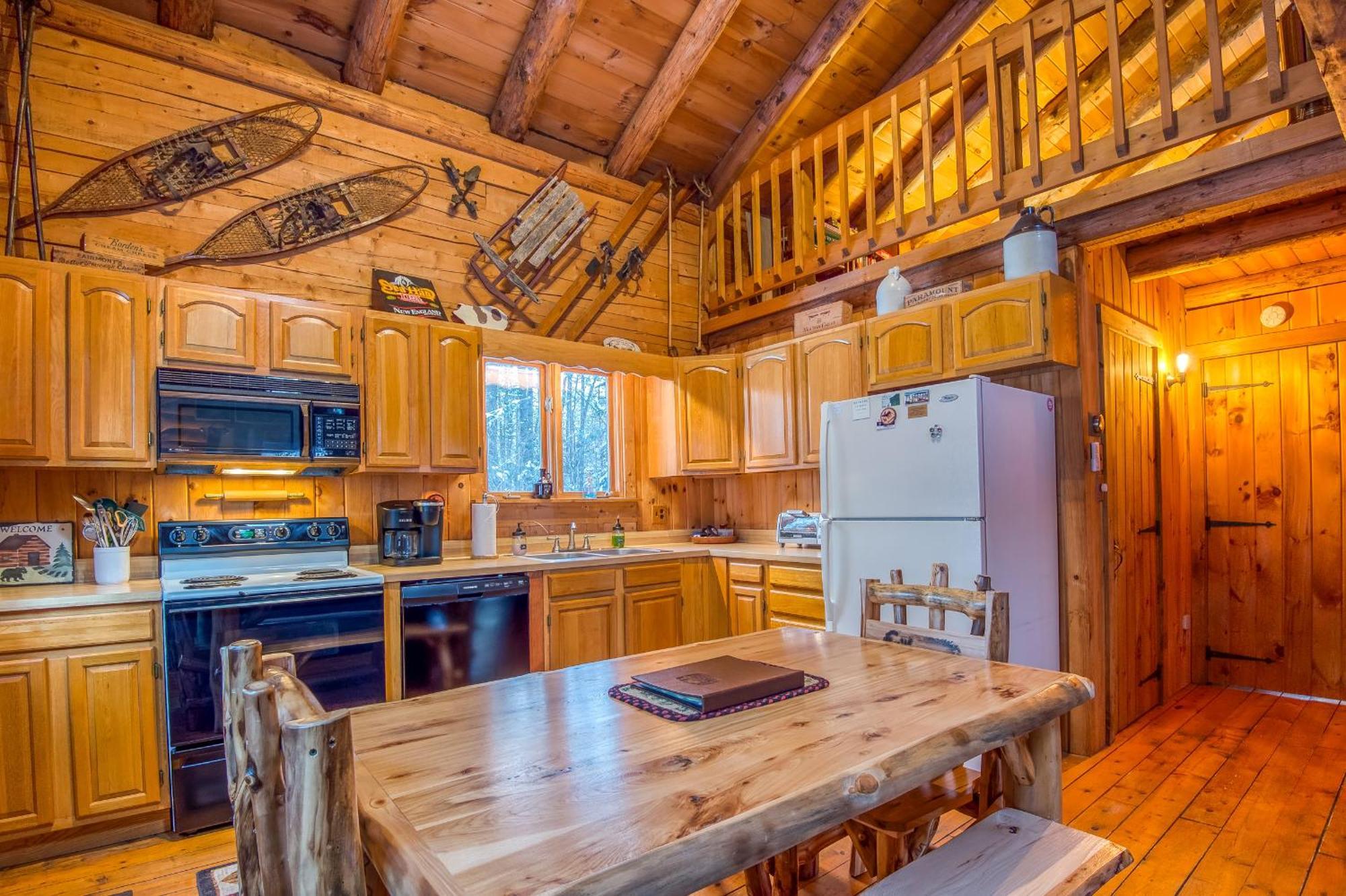 Family-Focused & Pet-Friendly Log Cabin With 4Br 2Ba Sleeps 10 Bethlehem Bagian luar foto