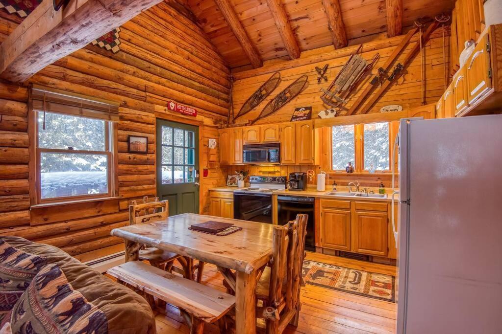 Family-Focused & Pet-Friendly Log Cabin With 4Br 2Ba Sleeps 10 Bethlehem Bagian luar foto